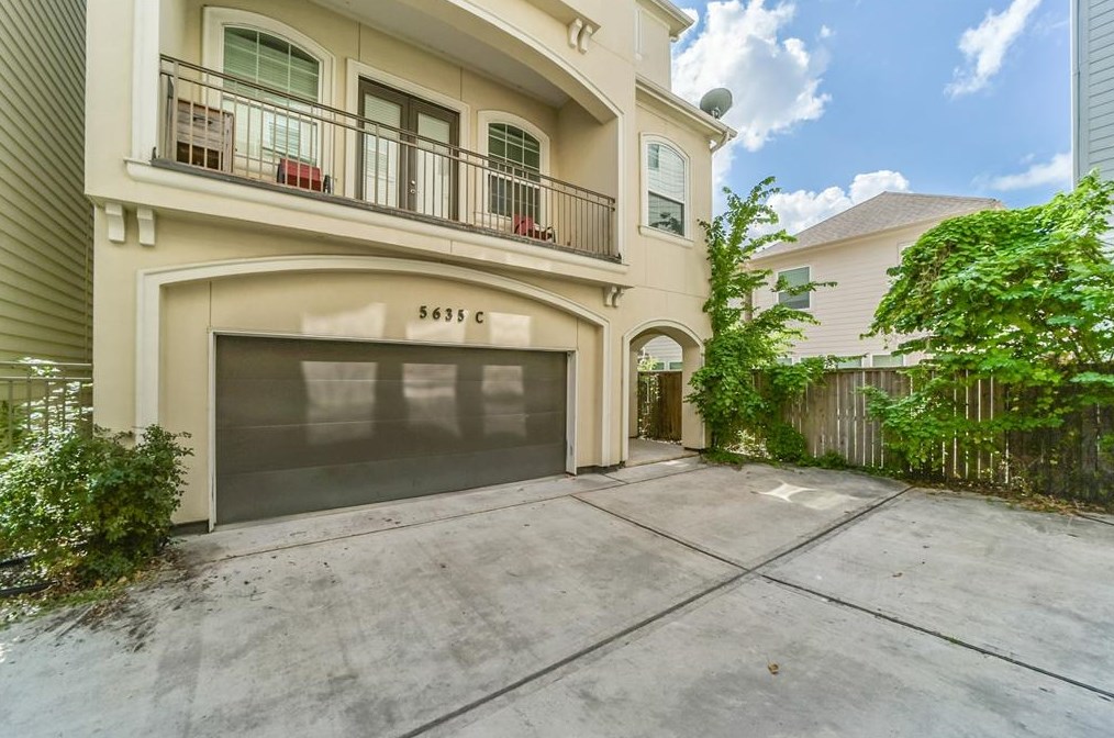5635 Kiam St, Houston TX  77007-1118 exterior