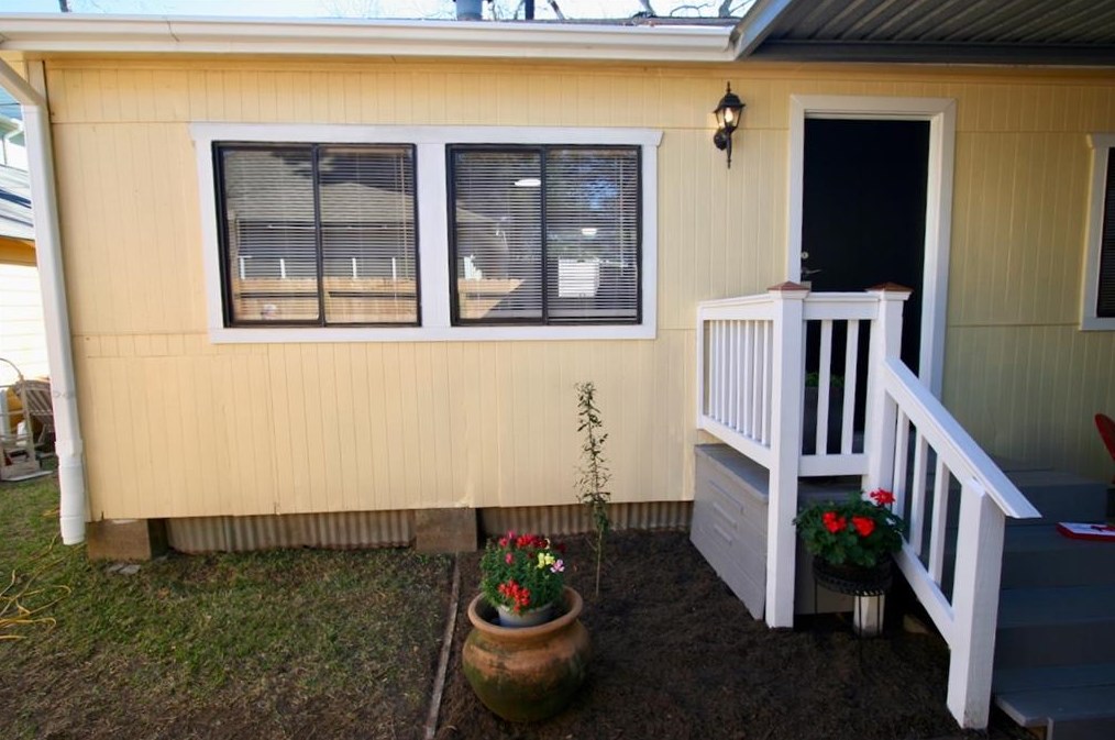 326 25th St, Houston TX  77008-2002 exterior