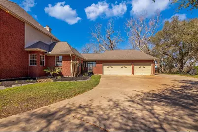 210 River Oaks Drive, Lake Jackson, TX 77566 - Photo 3