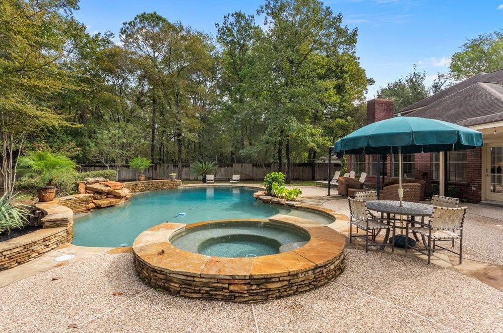 35 Amber Sky Pl, Spring TX  77381-4480 exterior