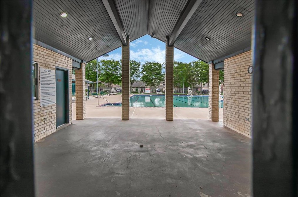10002 Sagemark Dr, Houston TX  77089-5134 exterior