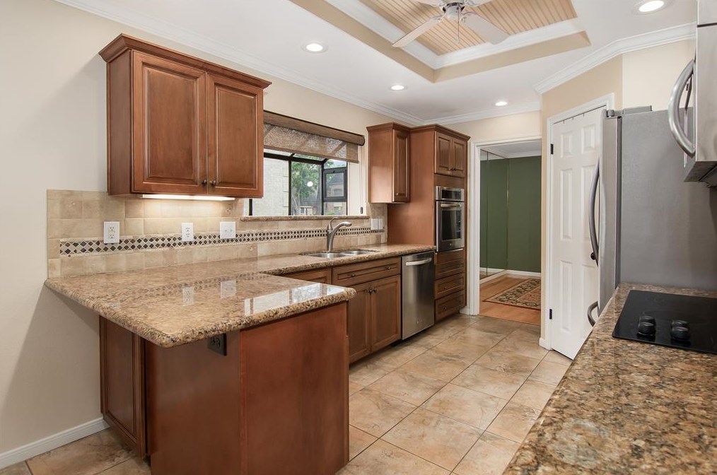 10002 Sagemark Dr, Houston TX  77089-5134 exterior