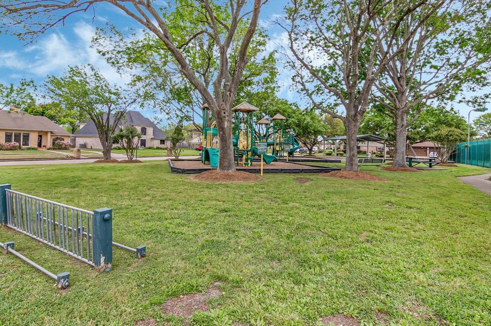 10002 Sagemark Dr, Houston TX  77089-5134 exterior