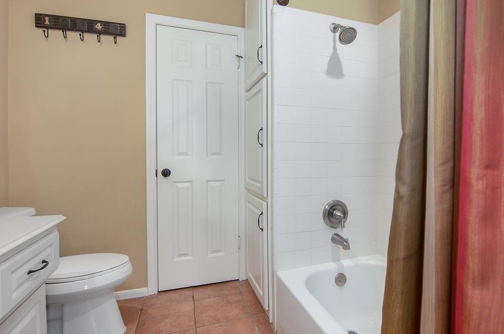 10002 Sagemark Dr, Houston TX  77089-5134 exterior