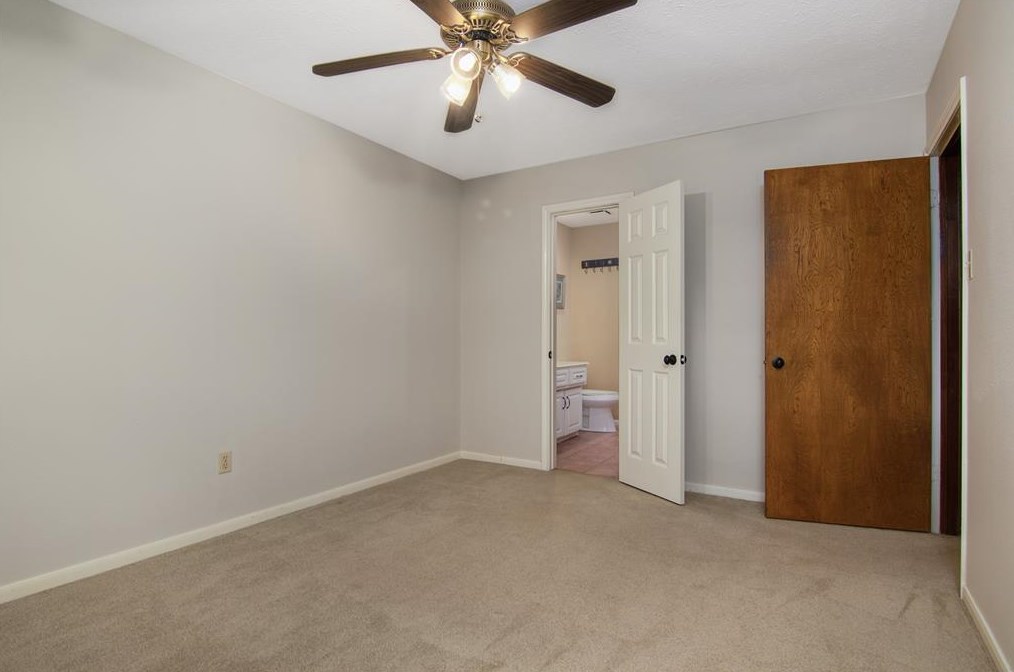 10002 Sagemark Dr, Houston TX  77089-5134 exterior