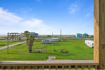 1023 N Bay Street, Gilchrist, TX 77617 - Photo 5