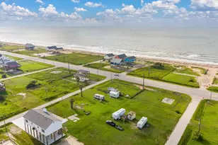 1023 N Bay St, Gilchrist, TX 77617 - Photo 43