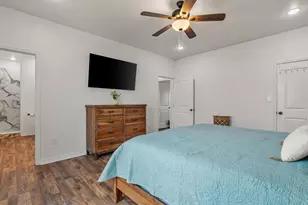 1023 N Bay St, Gilchrist, TX 77617 - Photo 25