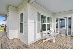 1023 N Bay St, Gilchrist, TX 77617 - Photo 7