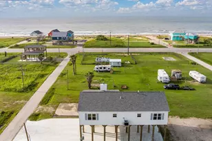 1023 N Bay St, Gilchrist, TX 77617 - Photo 45