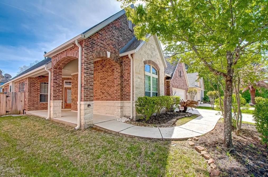 75 Tapestry Forest Pl, Spring TX  77381-4846 exterior