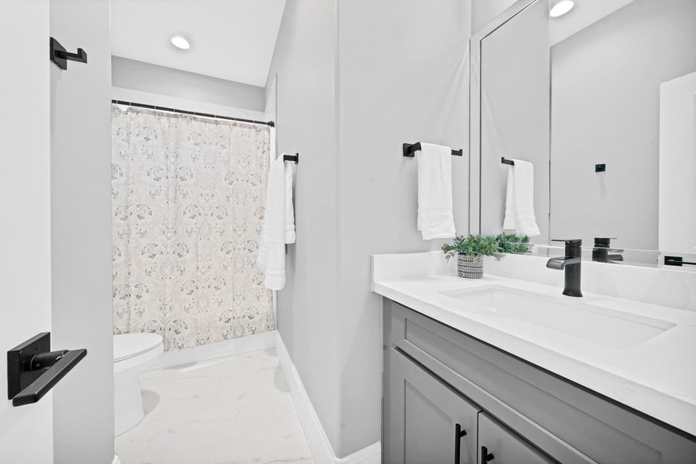 2110 Hadley St, Houston TX  77003-5814 exterior