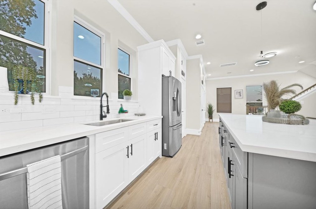 2110 Hadley St, Houston TX  77003-5814 exterior