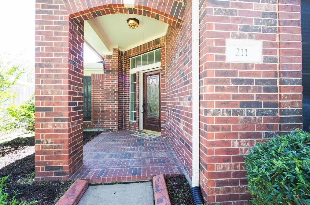 211 Jaimes Ct, Houston TX  77094-1439 exterior