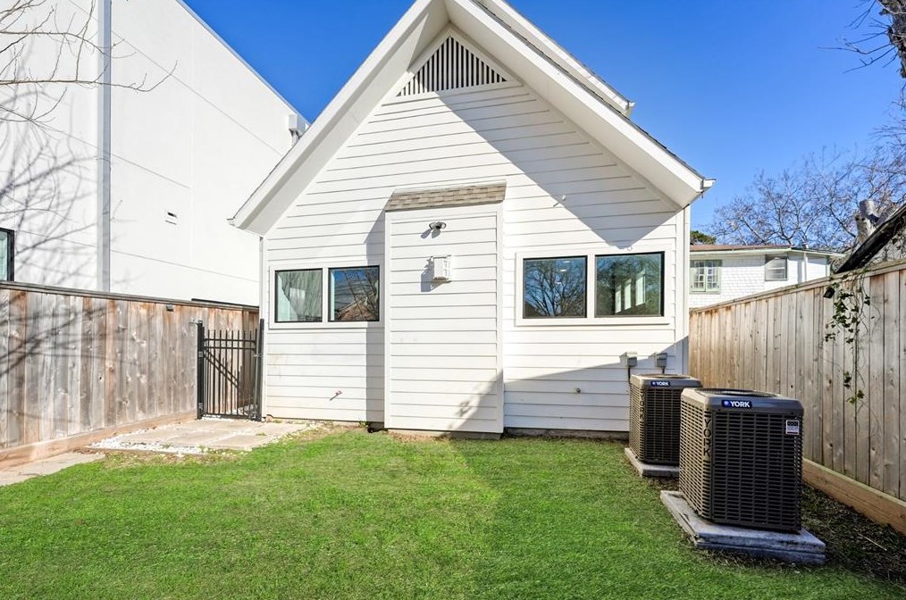 1217 Northwood, Houston TX 77009-6123 exterior