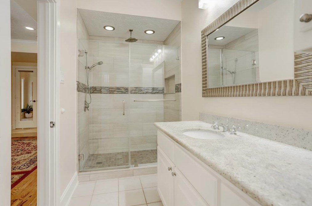 2611 Newman St, Houston TX  77098-1408 exterior