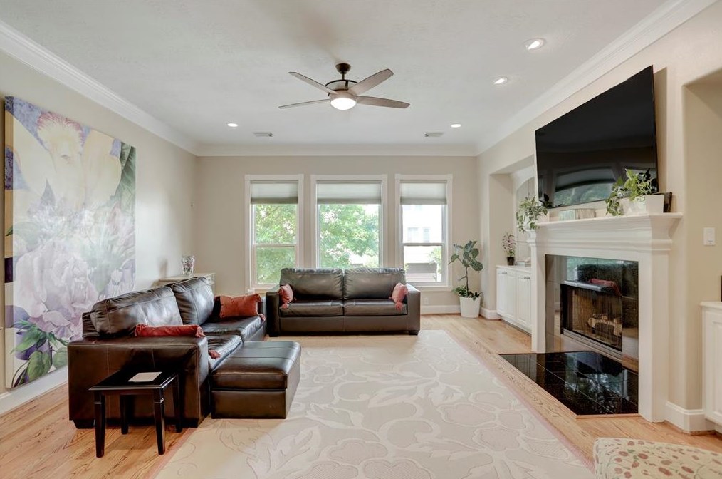 2611 Newman St, Houston TX  77098-1408 exterior