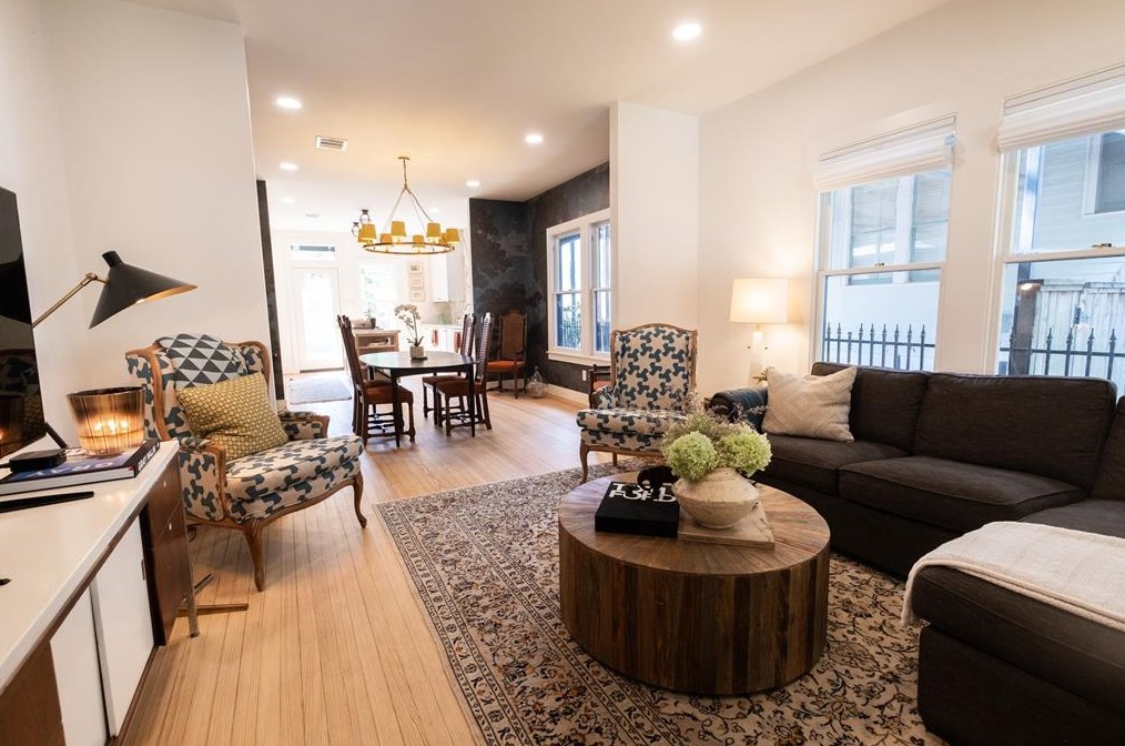 1141 Harvard St, Houston TX  77008-6938 exterior