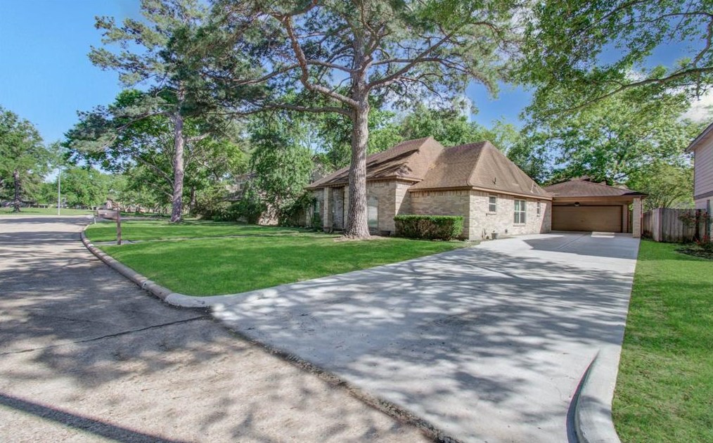 18211 Widcombe Dr, Houston TX  77084-3248 exterior