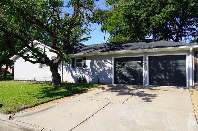 6015 Libbey Ln, Houston TX  77092-5025 exterior