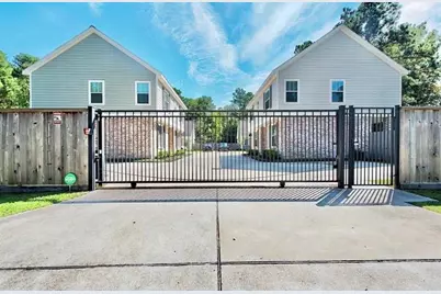 25110 Glen Loch, The Woodlands, TX 77380 - Photo 3