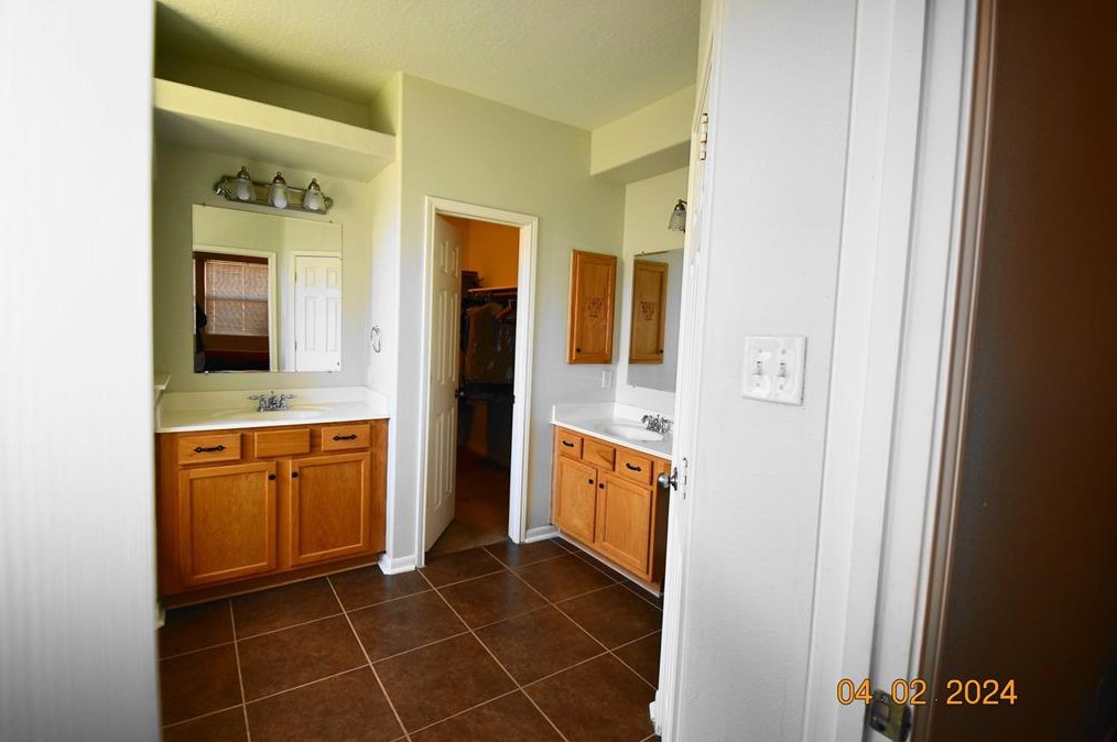 6614 Millford Ct, Houston TX  77049-1559 exterior