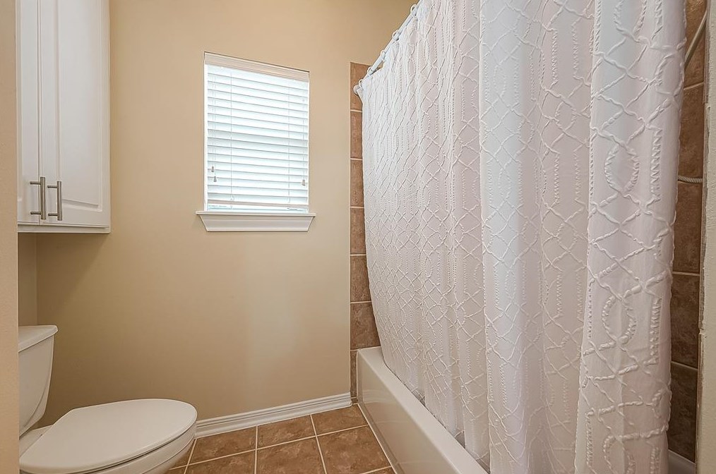 1507 Roy, Houston TX  77007-5249 exterior