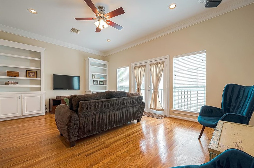 1507 Roy, Houston TX  77007-5249 exterior
