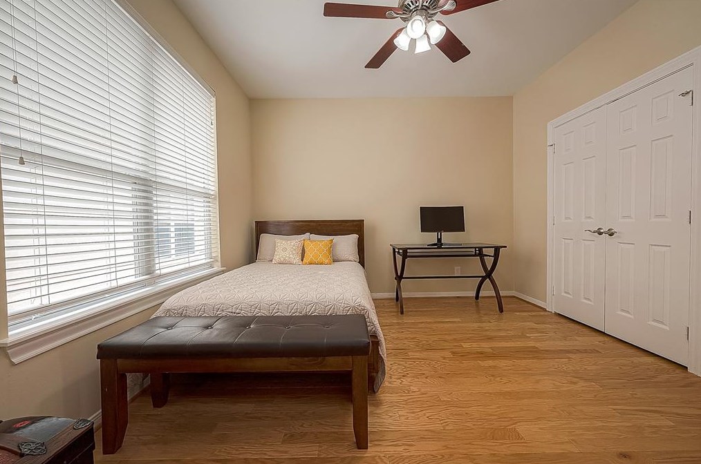 1507 Roy, Houston TX  77007-5249 exterior