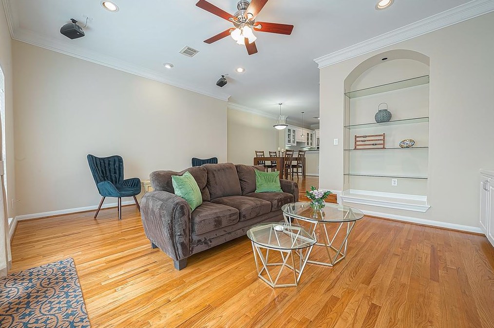 1507 Roy, Houston TX  77007-5249 exterior