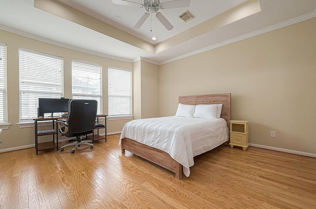 1507 Roy, Houston TX  77007-5249 exterior