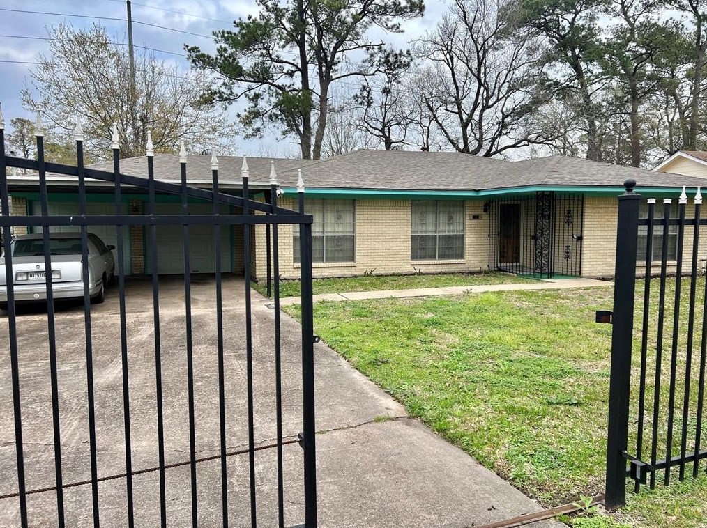 3701 Plaag St, Houston TX  77093-8334 exterior