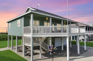 3229 Castle Dr, Crystal Beach, TX 77650 - Photo 1