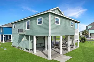 3229 Castle Dr, Crystal Beach, TX 77650 - Photo 9