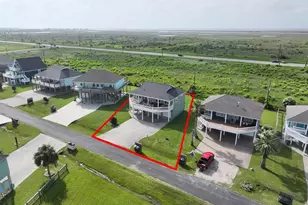 3229 Castle Dr, Crystal Beach, TX 77650 - Photo 3