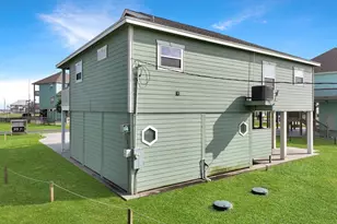 3229 Castle Dr, Crystal Beach, TX 77650 - Photo 11