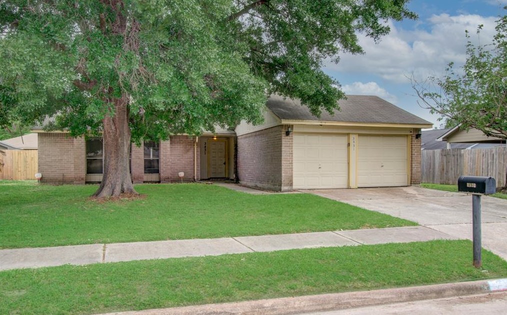 3431 Garden Grove Dr, Houston TX  77066-5514 exterior