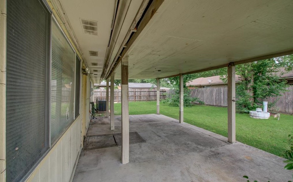 3431 Gdn Grv Dr, Houston TX  77066-5535 exterior