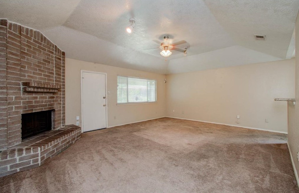 3431 Gdn Grv Dr, Houston TX  77066-5535 exterior