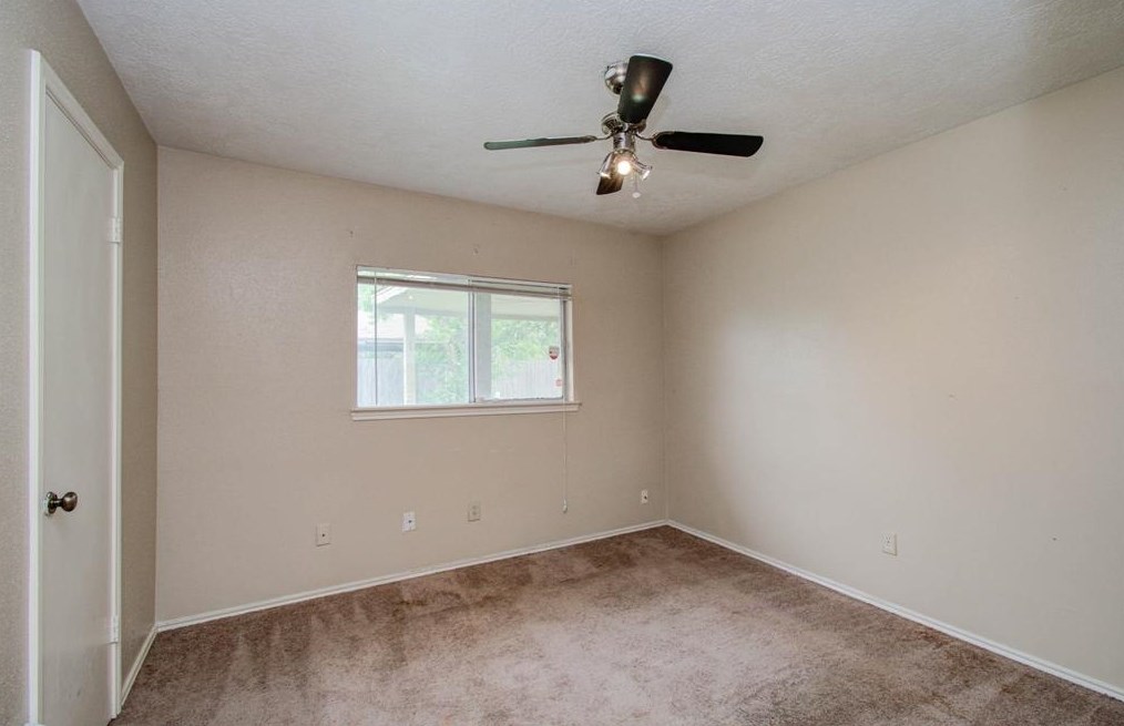 3431 Gdn Grv Dr, Houston TX  77066-5535 exterior