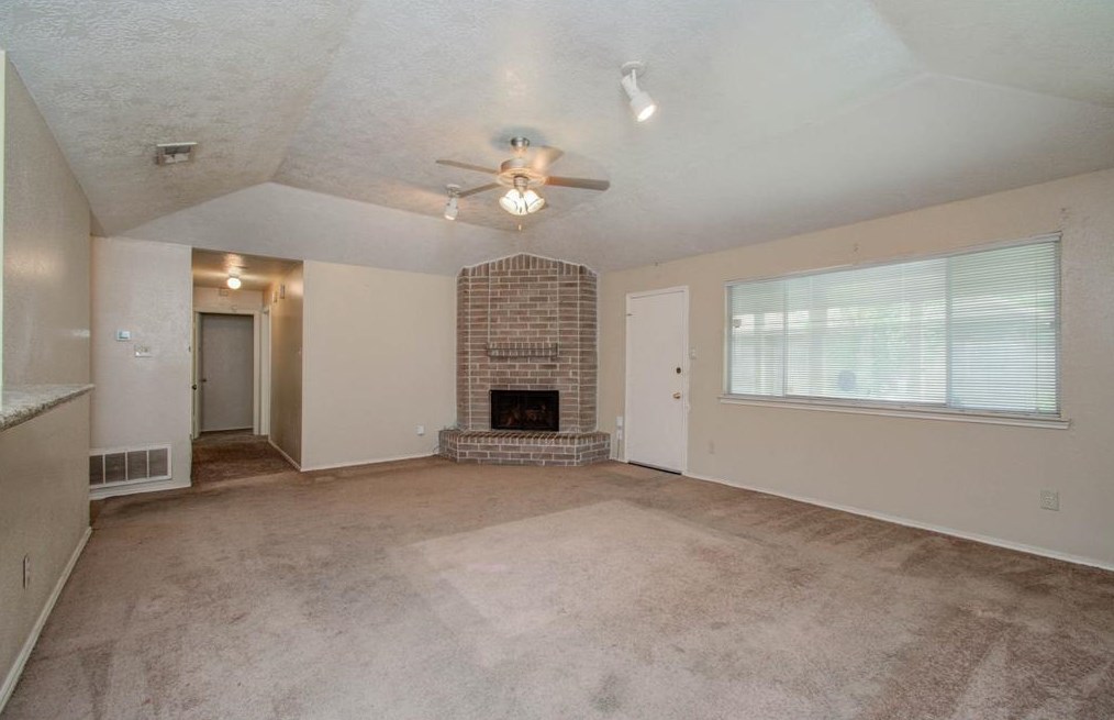 3431 Gdn Grv Dr, Houston TX  77066-5535 exterior