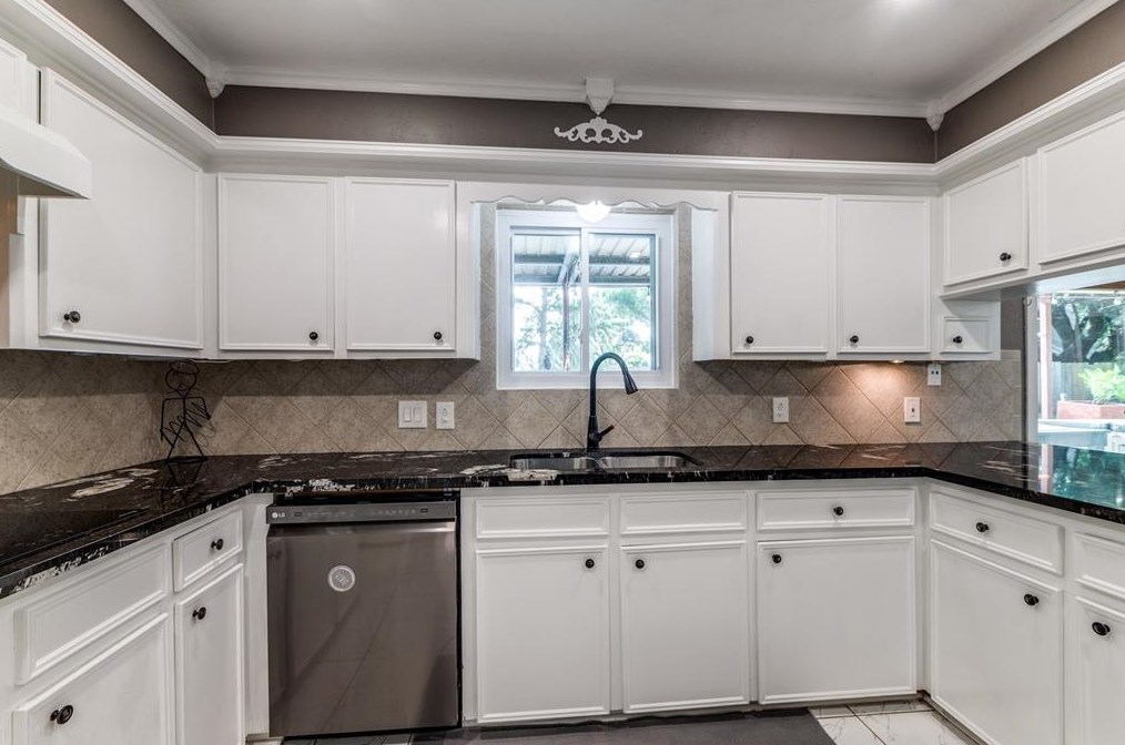 10414 Crescent Moon Dr, Houston TX  77064-4346 exterior