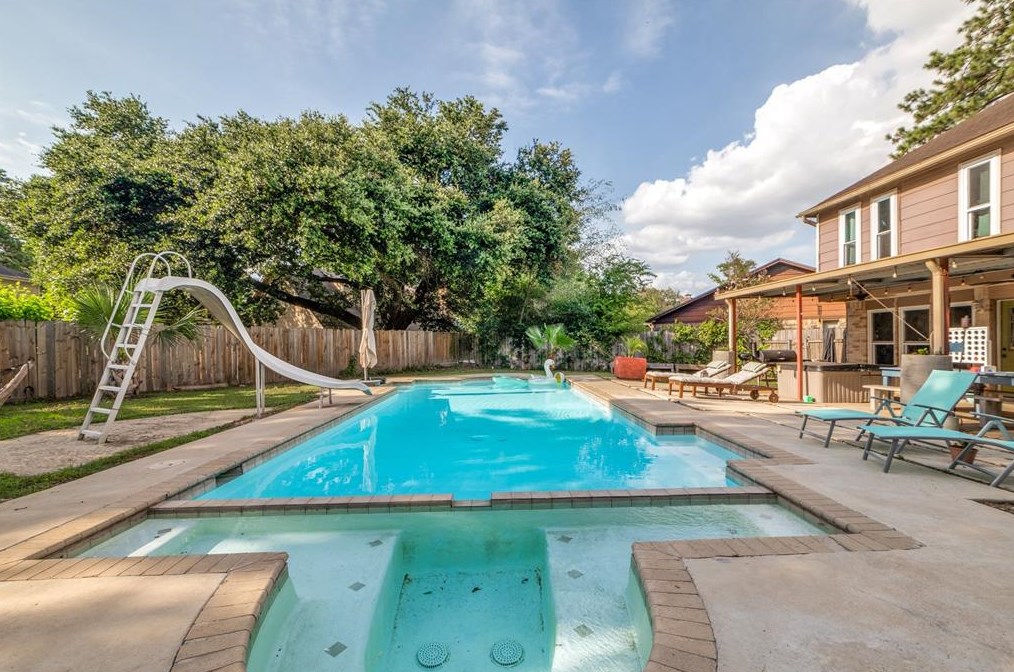 10414 Cres Moon Dr, Houston TX  77064-5519 exterior