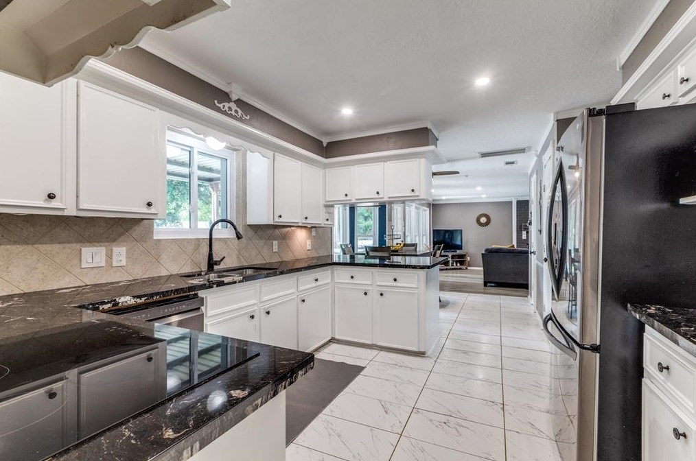 10414 Cres Moon Dr, Houston TX  77064-5519 exterior