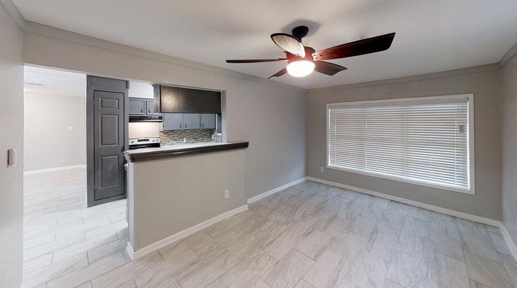 4219 Dacca Dr, Houston TX  77047-1231 exterior