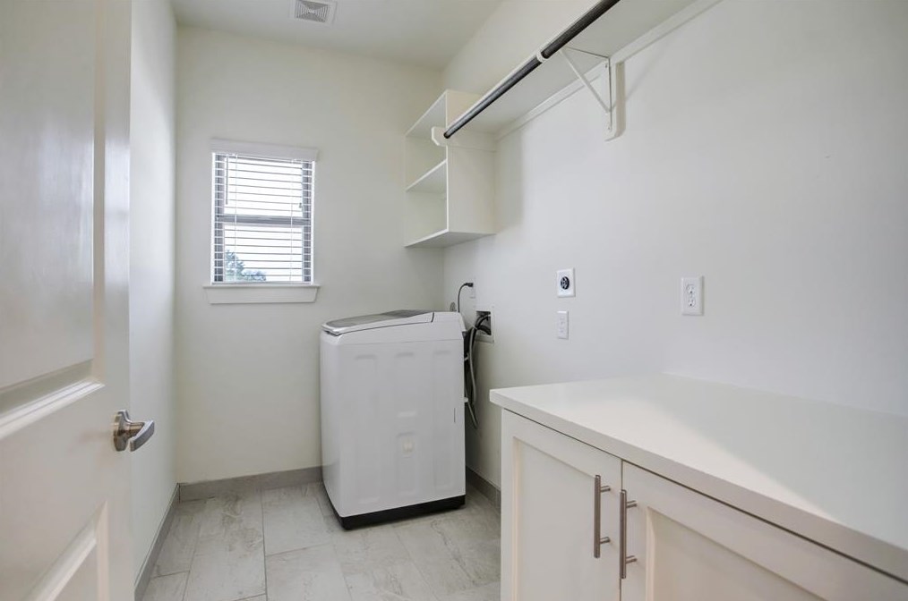 3832 Brinkman St, Houston TX  77018-2100 exterior