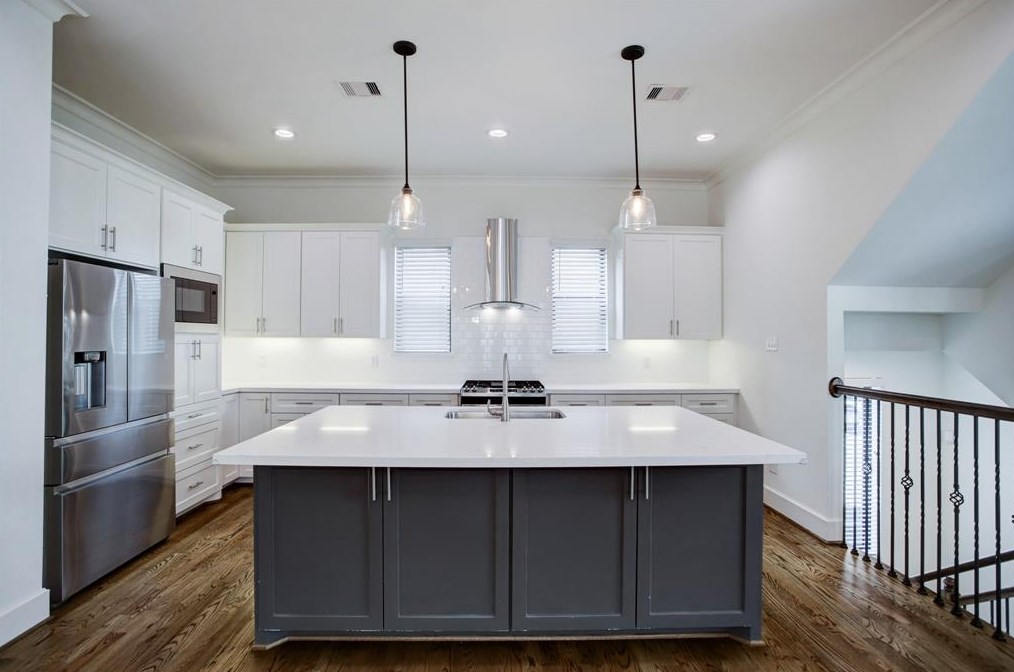 3832 Brinkman St, Houston TX  77018-2100 exterior