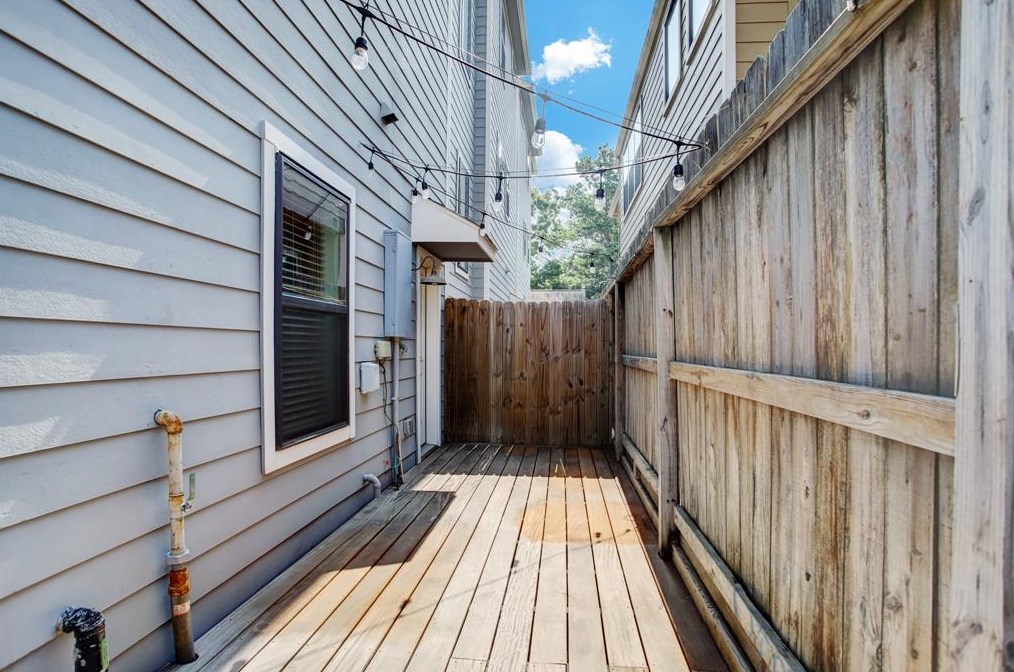 3832 Brinkman St, Houston TX  77018-2100 exterior