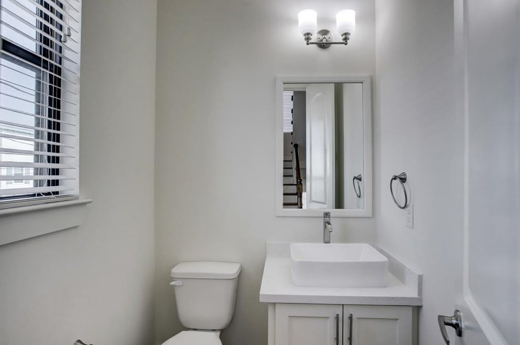 3832 Brinkman St, Houston TX  77018-2100 exterior