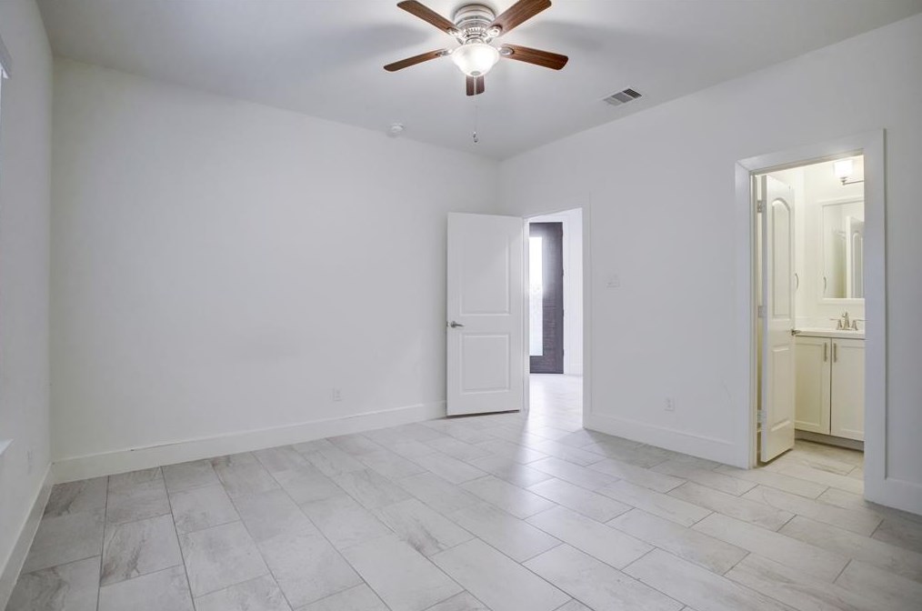 3832 Brinkman St, Houston TX  77018-2100 exterior